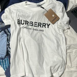 Burberry t-shirt